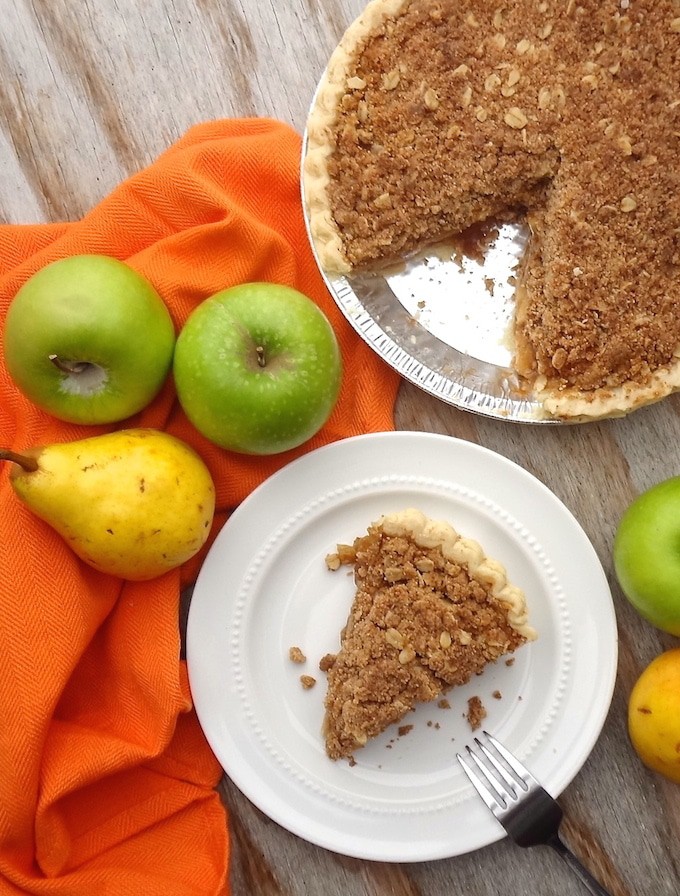 Vegan Dutch Apple-Pear Pie made with 9 simple ingredients. – I could eat the whole pie myself, it's so good. The sweet pears add another element to an otherwise ordinary apple pie.