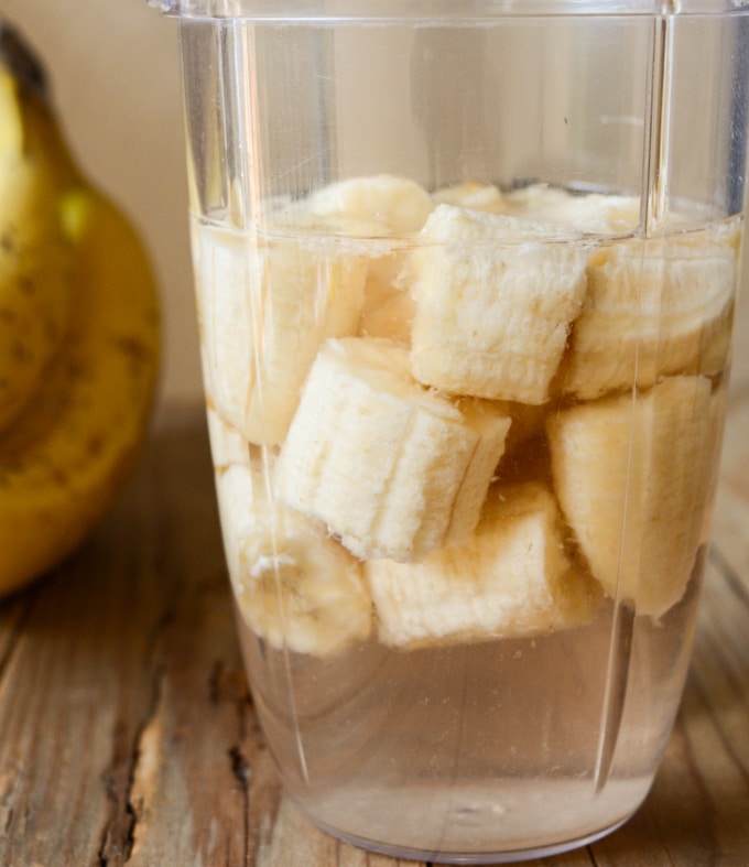 banana's and water in a blender to make banana milk.