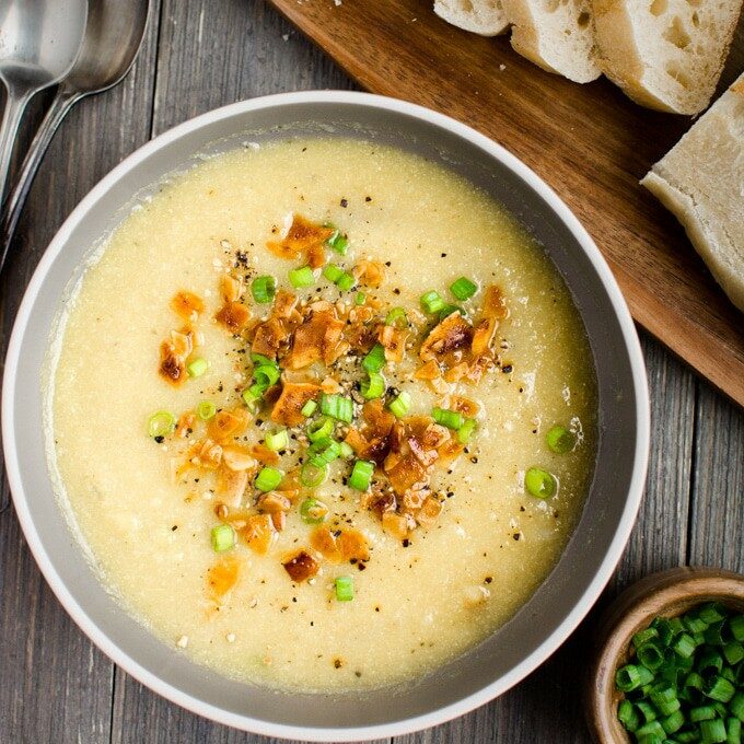 Vegan cauliflower leek soup